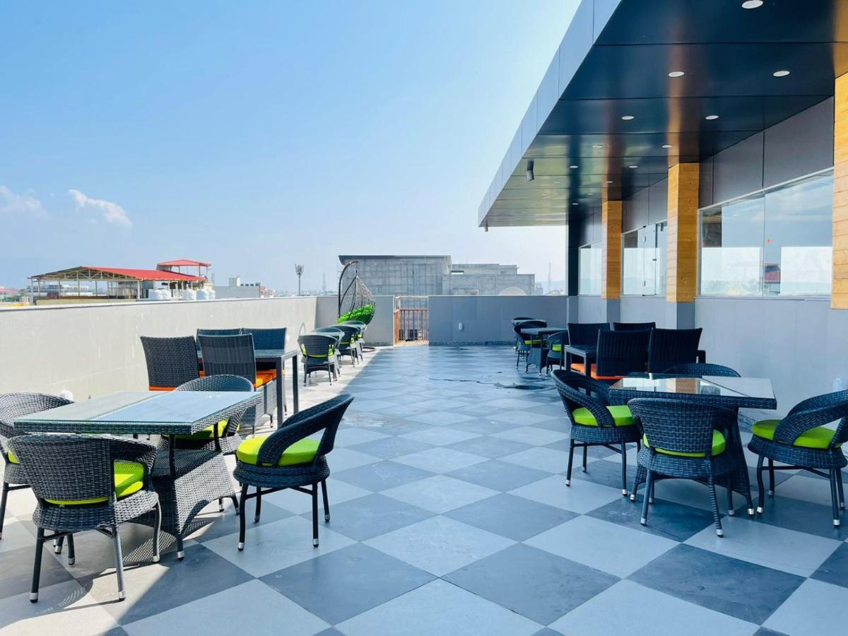 Zip By Spree Hotels Grand Legacy Prime Дехрадун Экстерьер фото
