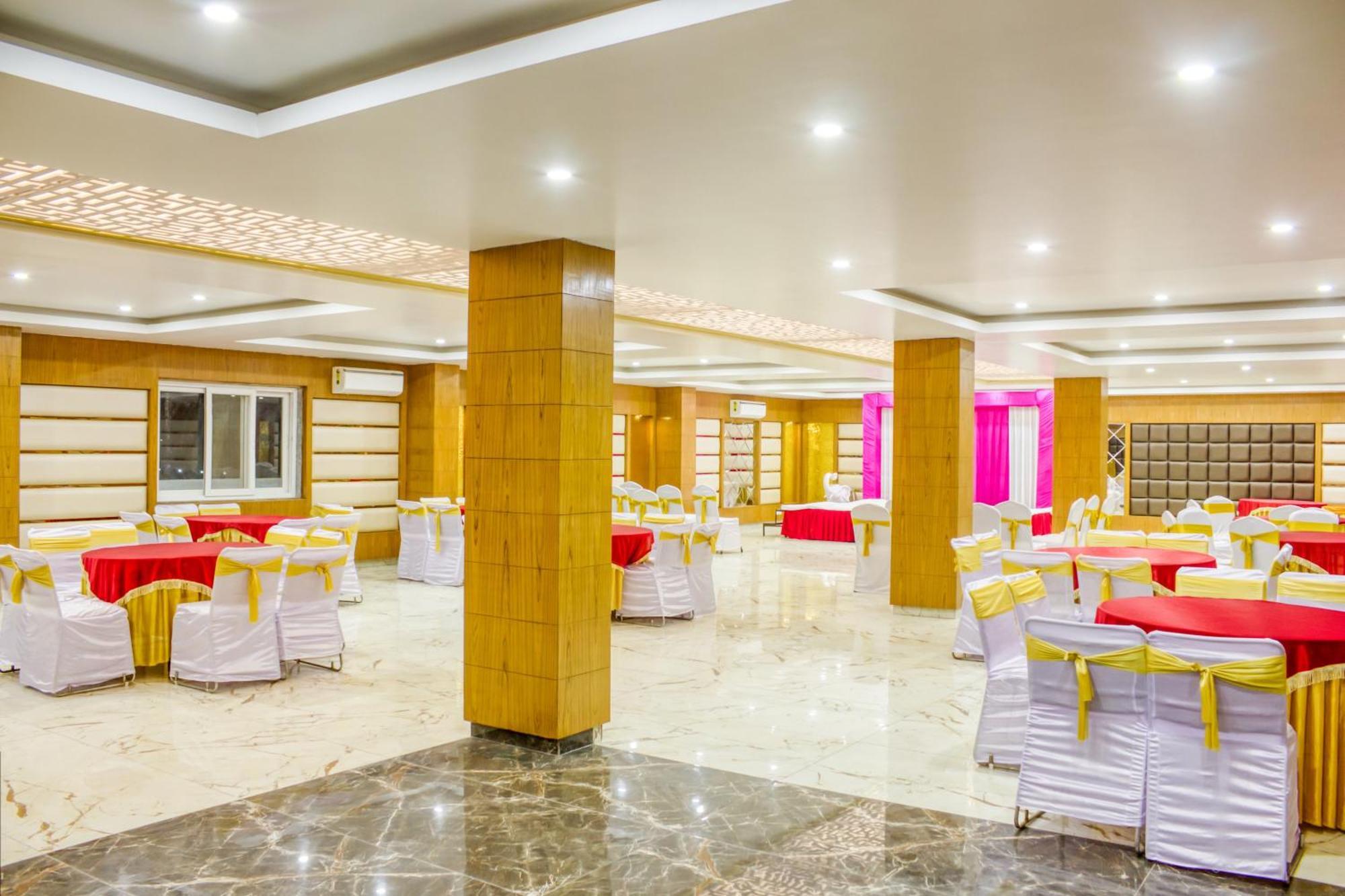 Zip By Spree Hotels Grand Legacy Prime Дехрадун Экстерьер фото