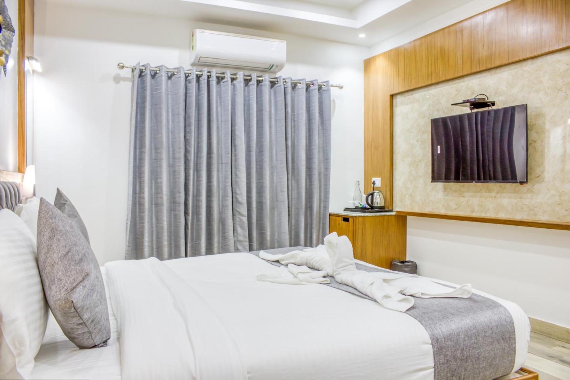 Zip By Spree Hotels Grand Legacy Prime Дехрадун Экстерьер фото