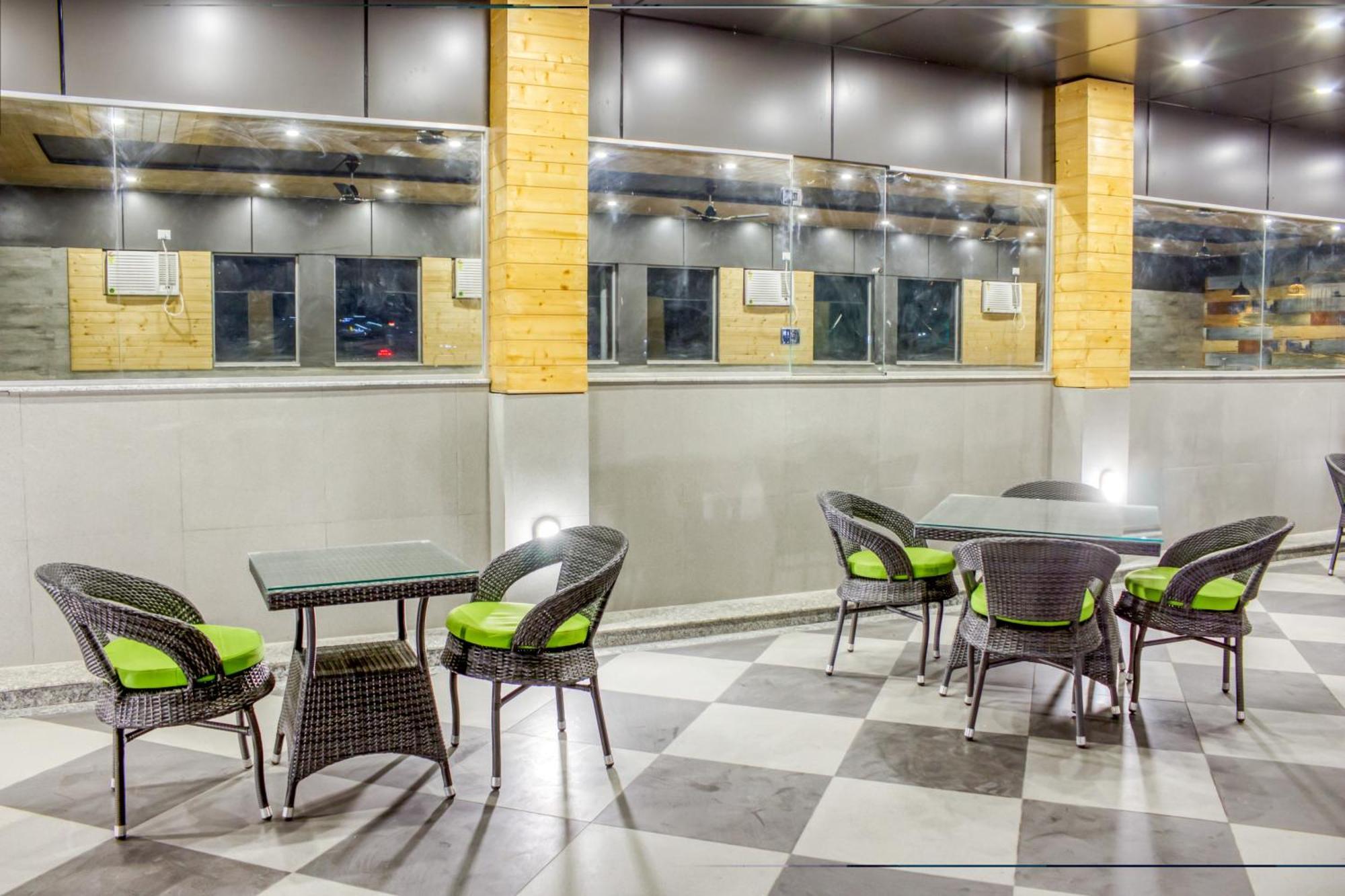 Zip By Spree Hotels Grand Legacy Prime Дехрадун Экстерьер фото