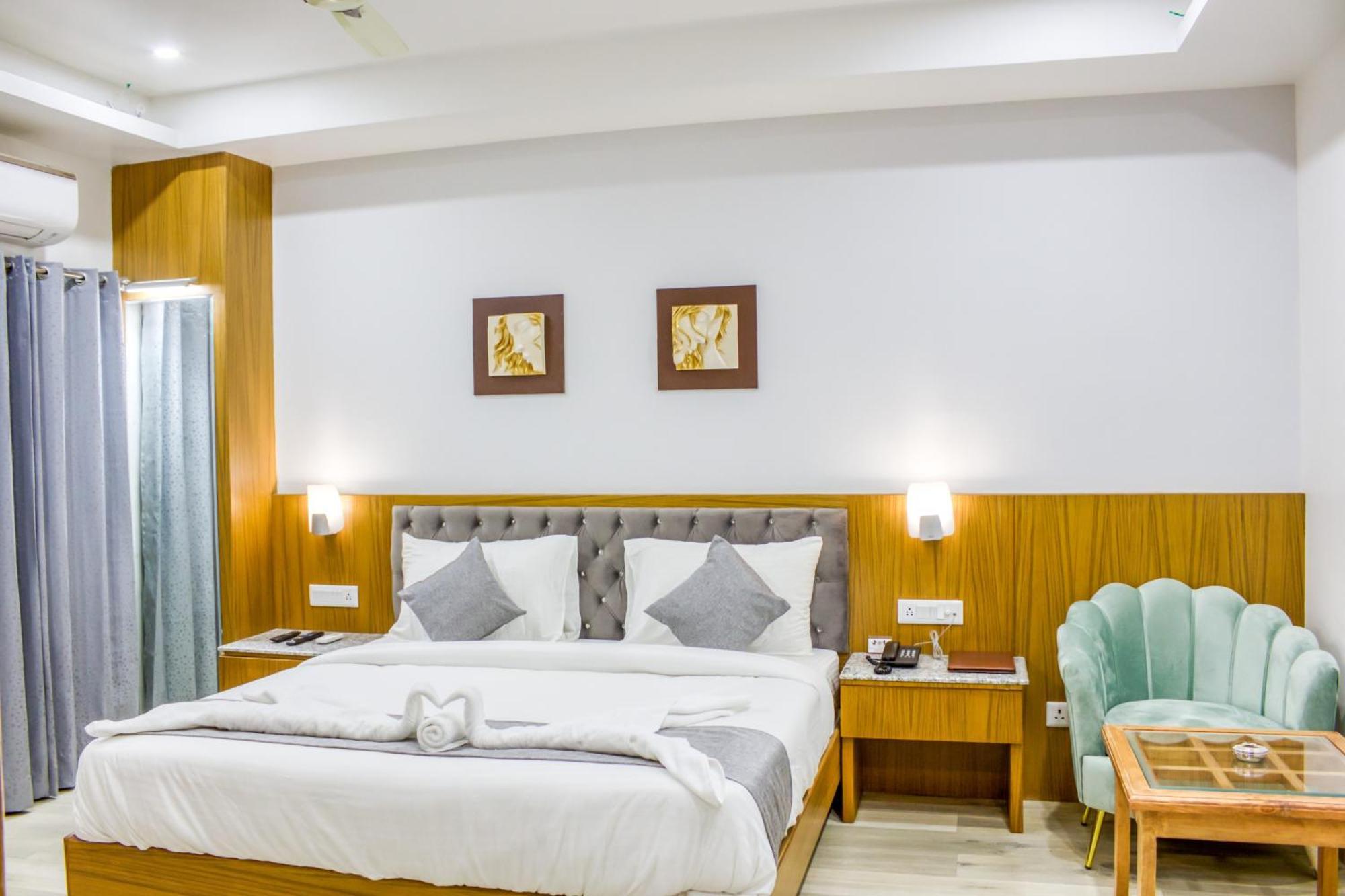 Zip By Spree Hotels Grand Legacy Prime Дехрадун Экстерьер фото