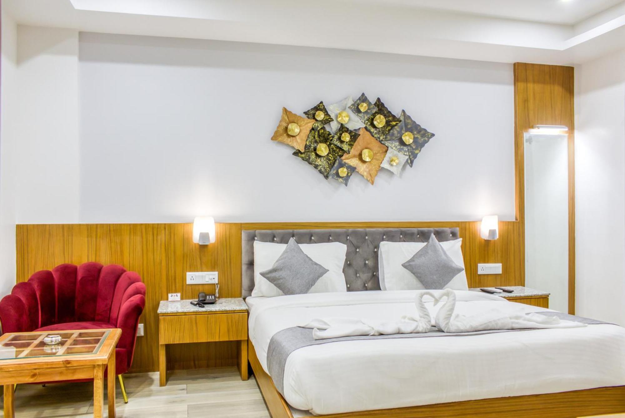 Zip By Spree Hotels Grand Legacy Prime Дехрадун Экстерьер фото